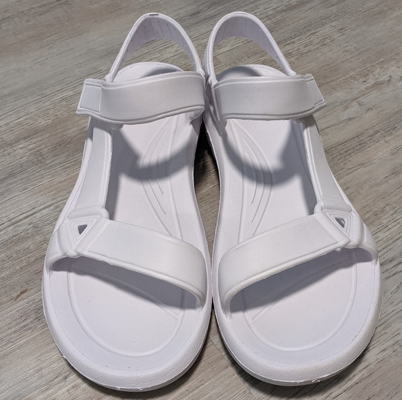 White chunky dad sandals Teva style - Picture 3 of 8